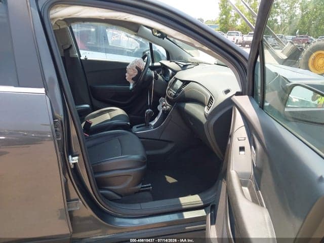 2019 CHEVROLET TRAX LT 5