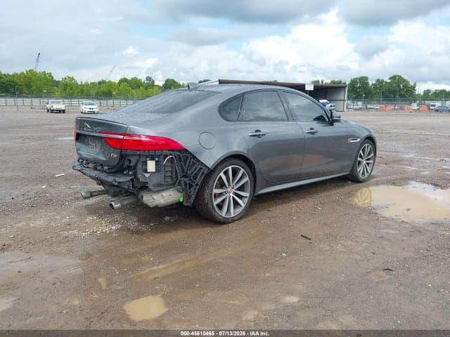 2017 JAGUAR XF S 4