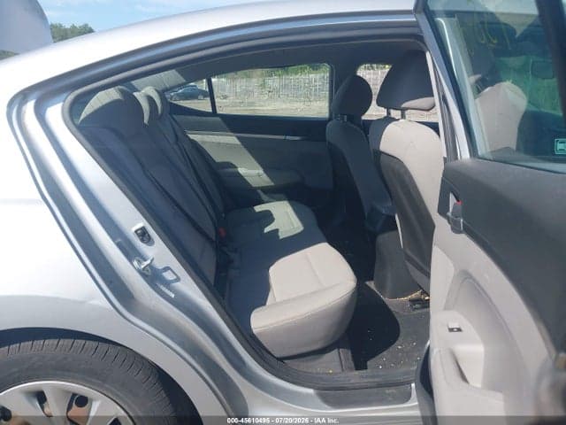 2020 HYUNDAI ELANTRA SE 8