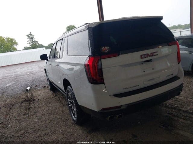 2025 GMC YUKON XL 4WD AT4 3
