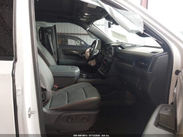 2025 GMC YUKON XL 4WD AT4 5