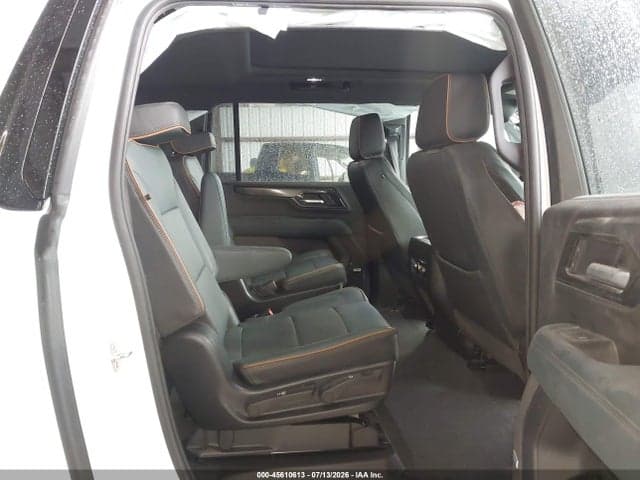 2025 GMC YUKON XL 4WD AT4 8