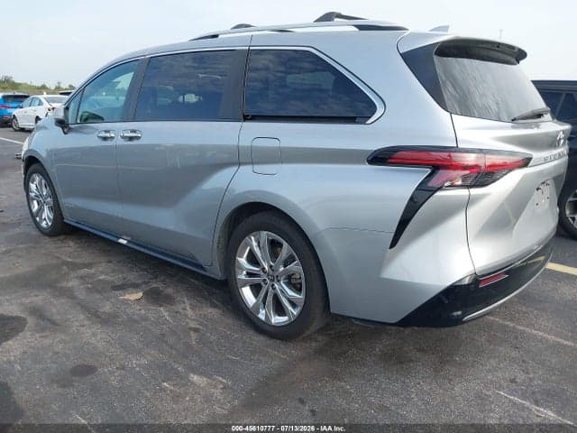 2021 TOYOTA SIENNA PLATINUM 3