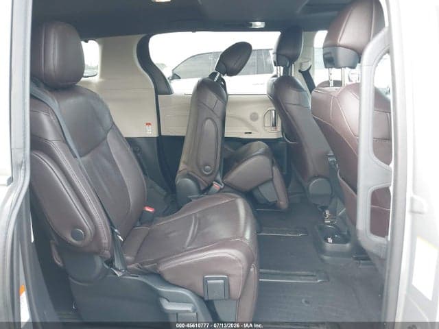 2021 TOYOTA SIENNA PLATINUM 8