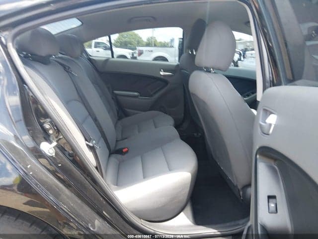 2017 KIA FORTE LX 8