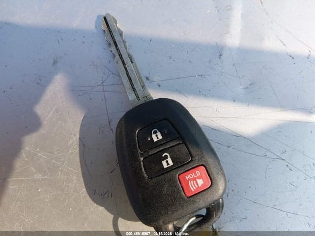 2017 TOYOTA RAV4 LE 11