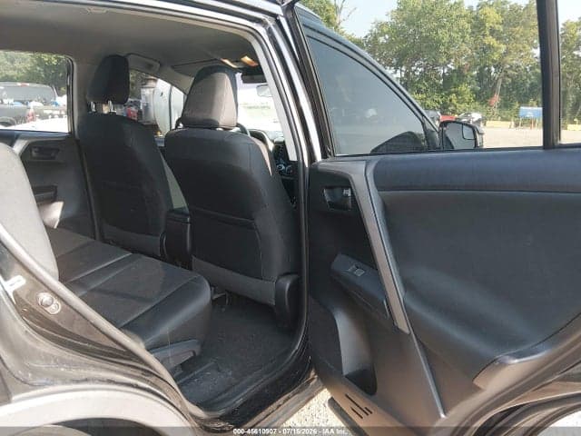 2017 TOYOTA RAV4 LE 8
