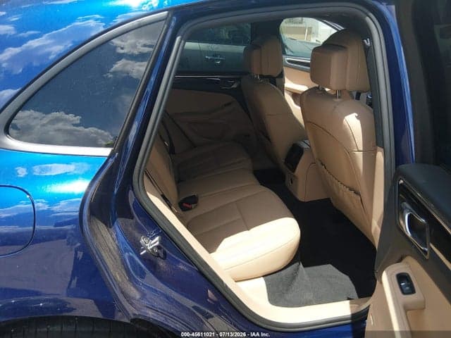 2025 PORSCHE MACAN T 9