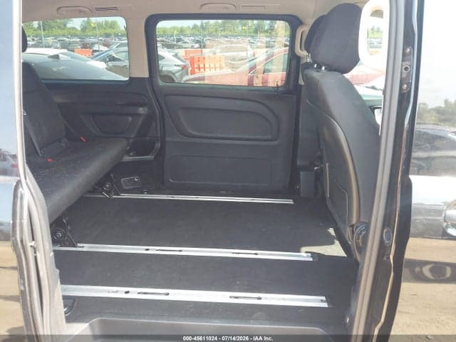 2018 MERCEDES-BENZ METRIS 8