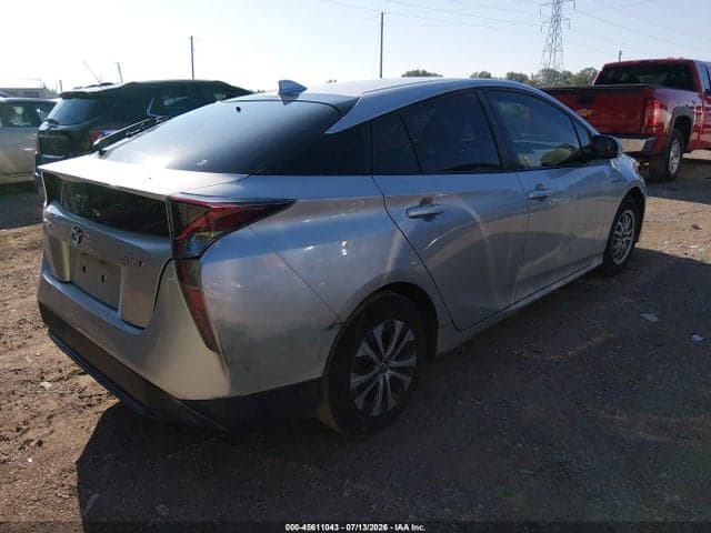 2017 TOYOTA PRIUS TWO 4