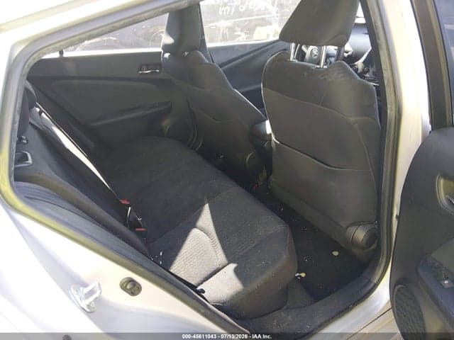 2017 TOYOTA PRIUS TWO 8