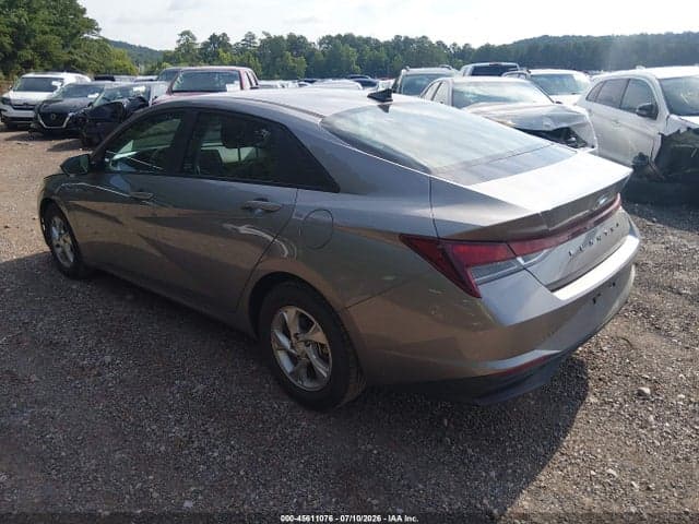 2023 HYUNDAI ELANTRA SE 3