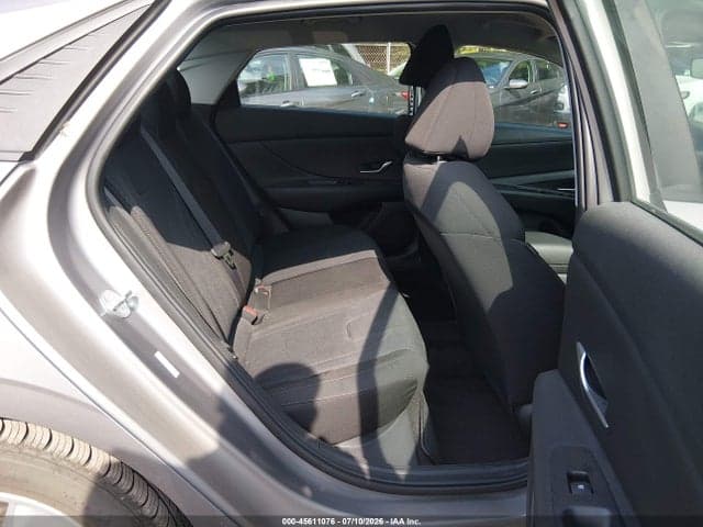 2023 HYUNDAI ELANTRA SE 8
