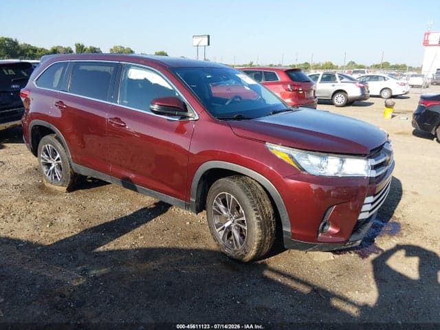 2019 TOYOTA HIGHLANDER LE - 1