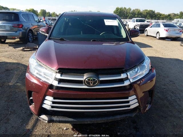 2019 TOYOTA HIGHLANDER LE 12