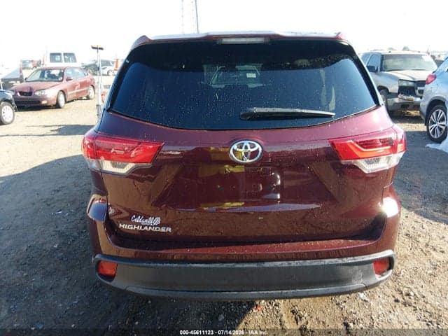 2019 TOYOTA HIGHLANDER LE 16