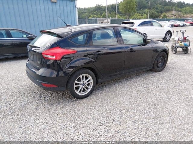 2017 FORD FOCUS SE 4