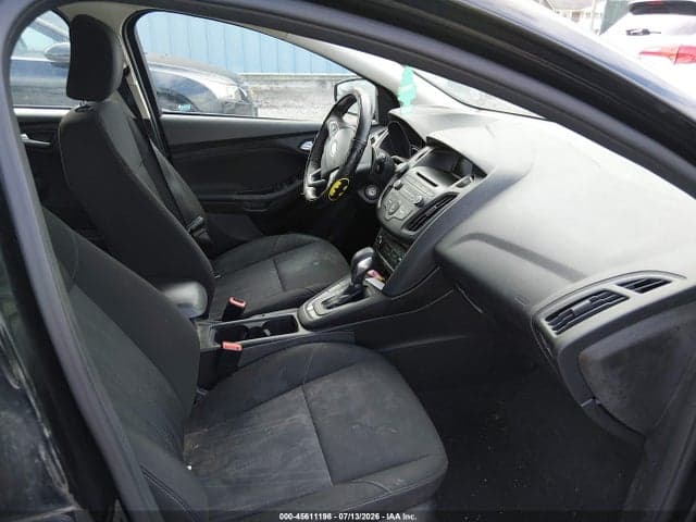 2017 FORD FOCUS SE 5
