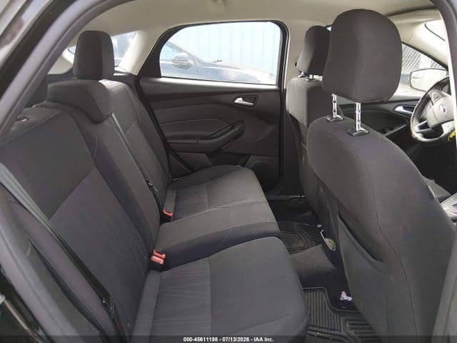 2017 FORD FOCUS SE 8