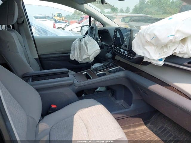 2024 TOYOTA SIENNA LE 5