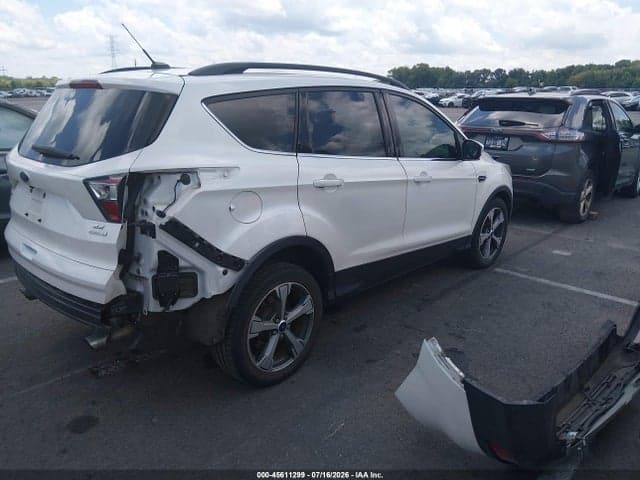 2017 FORD ESCAPE SE 4