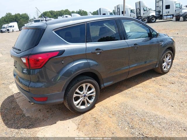 2019 FORD ESCAPE SE 4