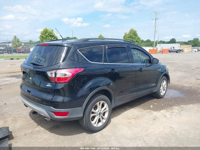 2017 FORD ESCAPE SE 4