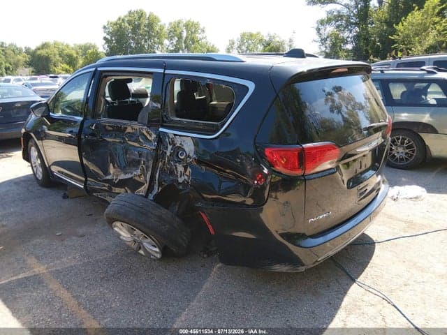 2019 CHRYSLER PACIFICA TOURING L 3