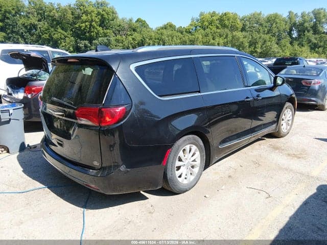 2019 CHRYSLER PACIFICA TOURING L 4