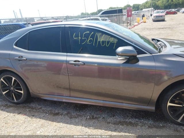2018 TOYOTA CAMRY XSE 13