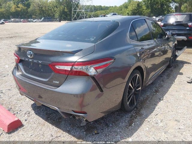 2018 TOYOTA CAMRY XSE 4