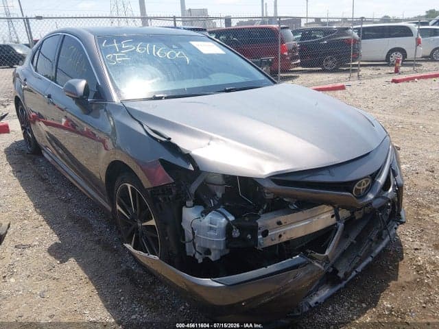 2018 TOYOTA CAMRY XSE 6