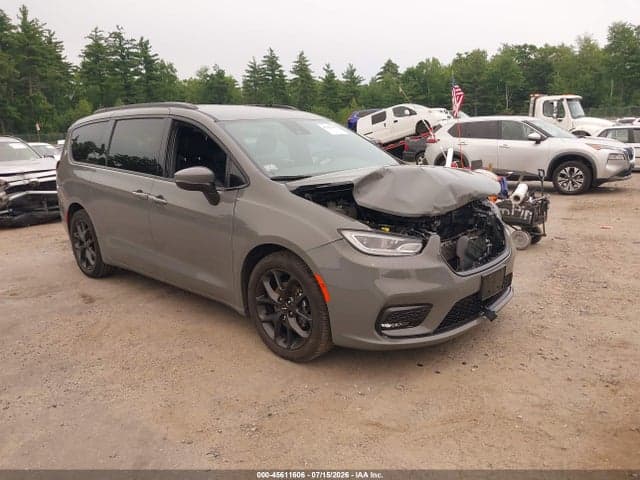 2023 CHRYSLER PACIFICA TOURING L 1
