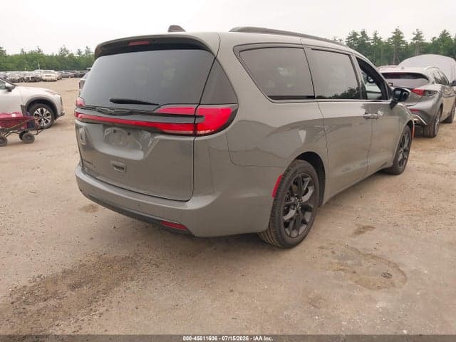 2023 CHRYSLER PACIFICA TOURING L 4