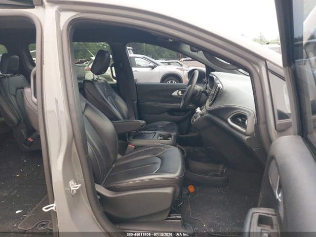 2023 CHRYSLER PACIFICA TOURING L 5