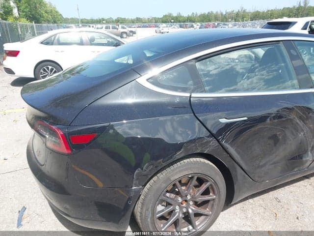 2018 TESLA MODEL 3 LONG RANGE/MID RANGE 19