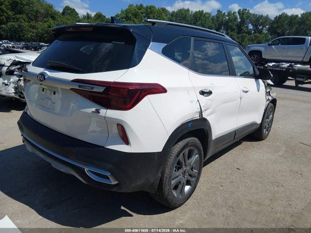 2021 KIA SELTOS S 4