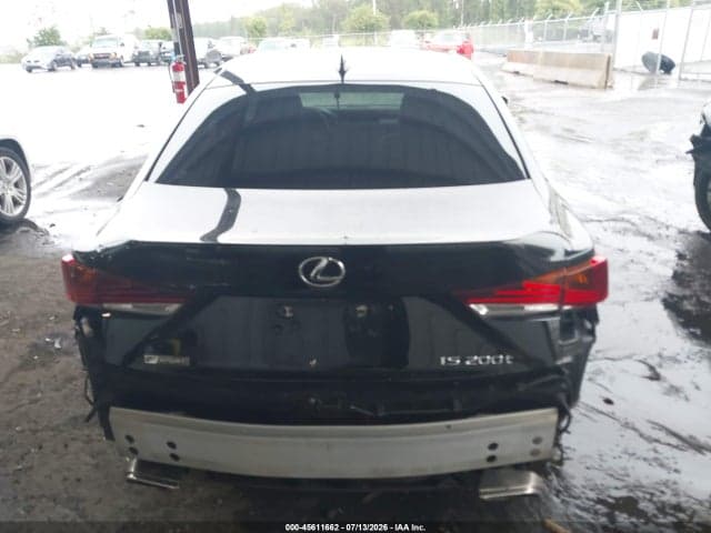 2017 LEXUS IS 200T 17