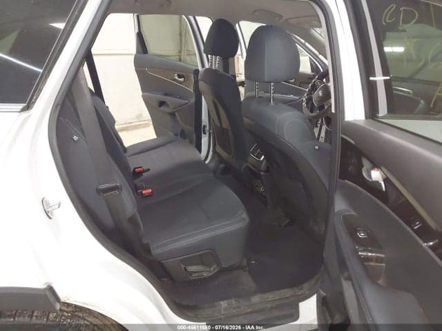 2019 KIA SORENTO 2.4L LX 8