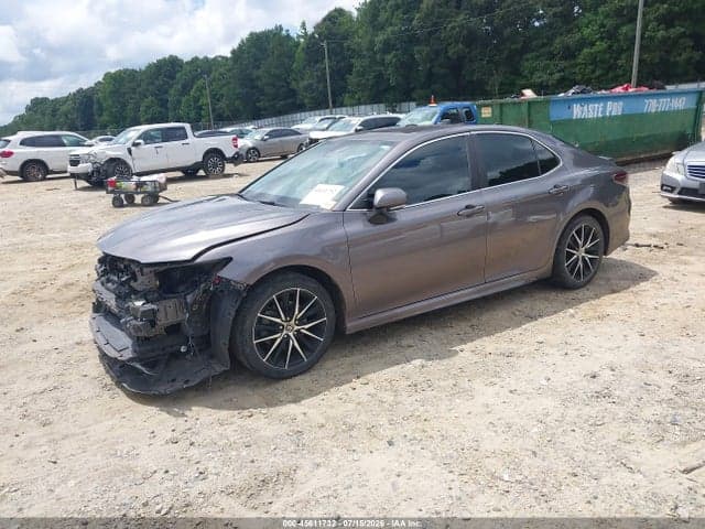 2022 TOYOTA CAMRY SE 2