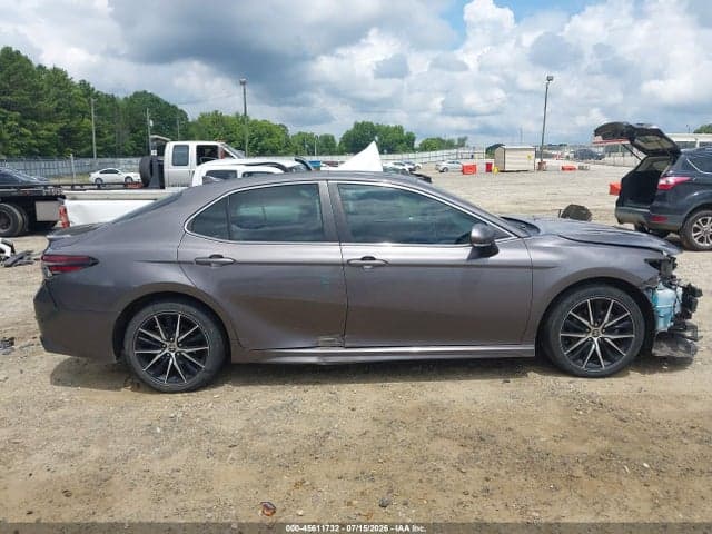 2022 TOYOTA CAMRY SE 13