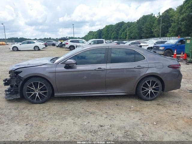 2022 TOYOTA CAMRY SE 14