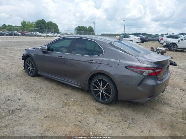 2022 TOYOTA CAMRY SE 3