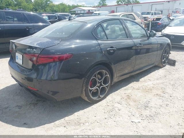 2023 ALFA ROMEO GIULIA VELOCE AWD 4