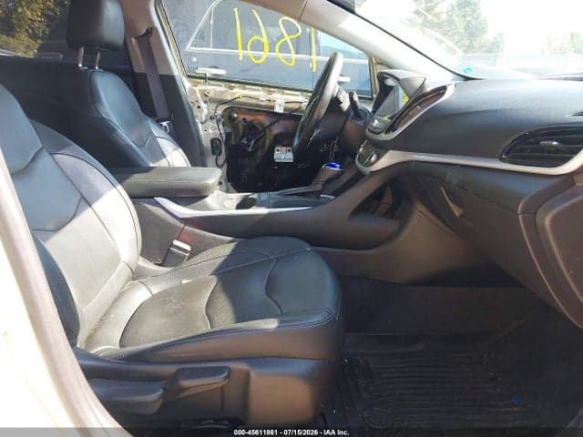 2017 CHEVROLET VOLT LT 5