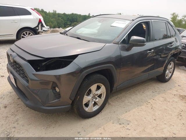 2020 TOYOTA RAV4 XLE 2