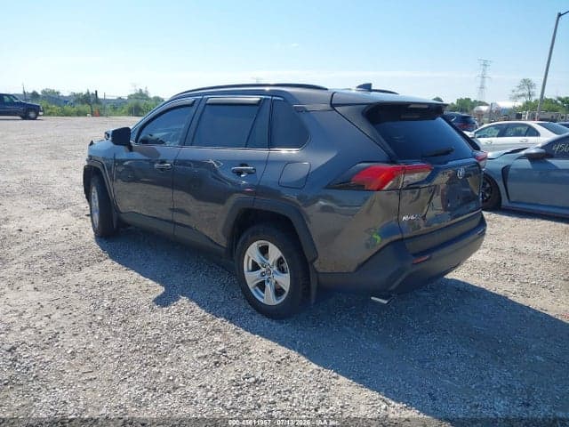 2019 TOYOTA RAV4 XLE 3