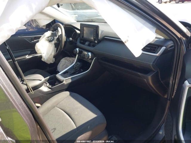 2019 TOYOTA RAV4 XLE 5