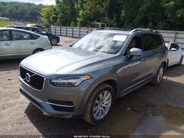 2017 VOLVO XC90 T6 MOMENTUM 2
