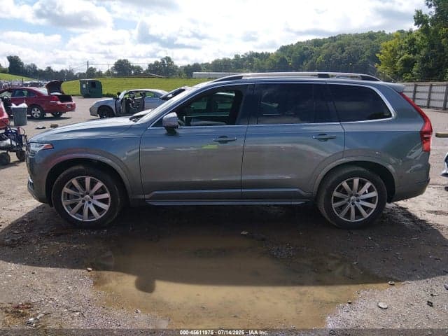 2017 VOLVO XC90 T6 MOMENTUM 14